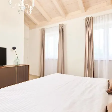 Villa Leon By Villas Holiday-2